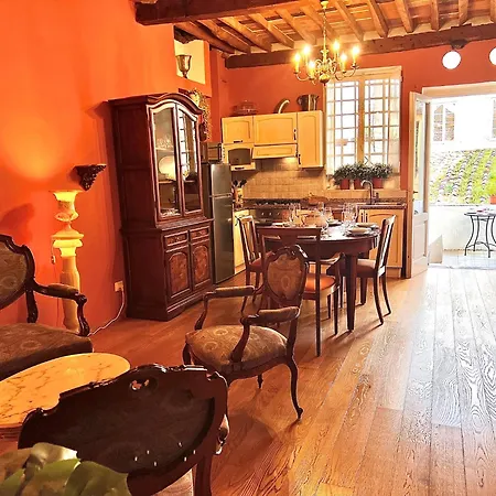 Casa Florian Lucca